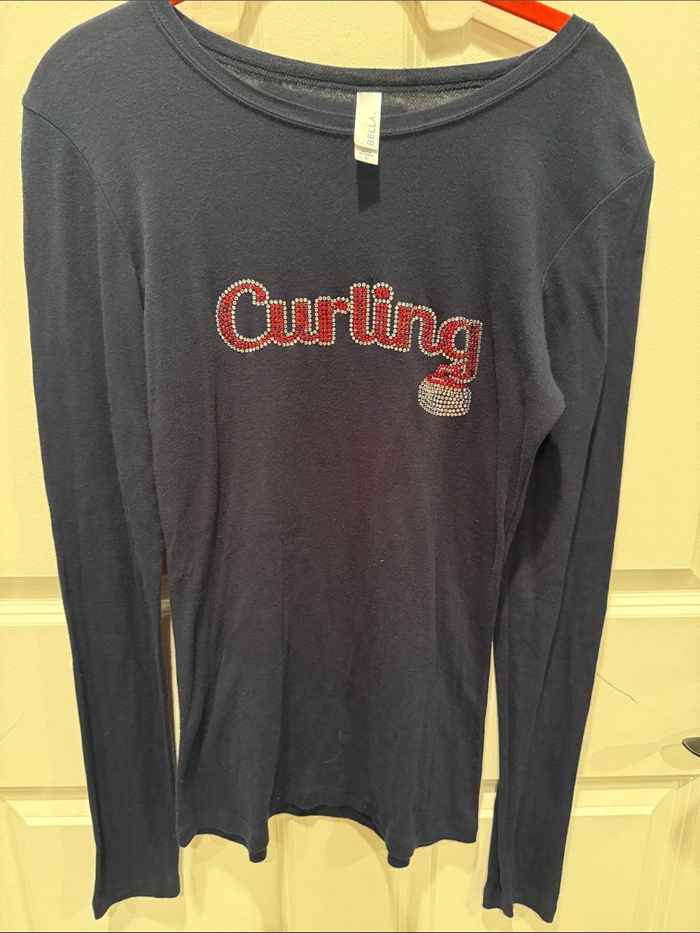 Women’s large form fitted curling long sleeve tee shirt